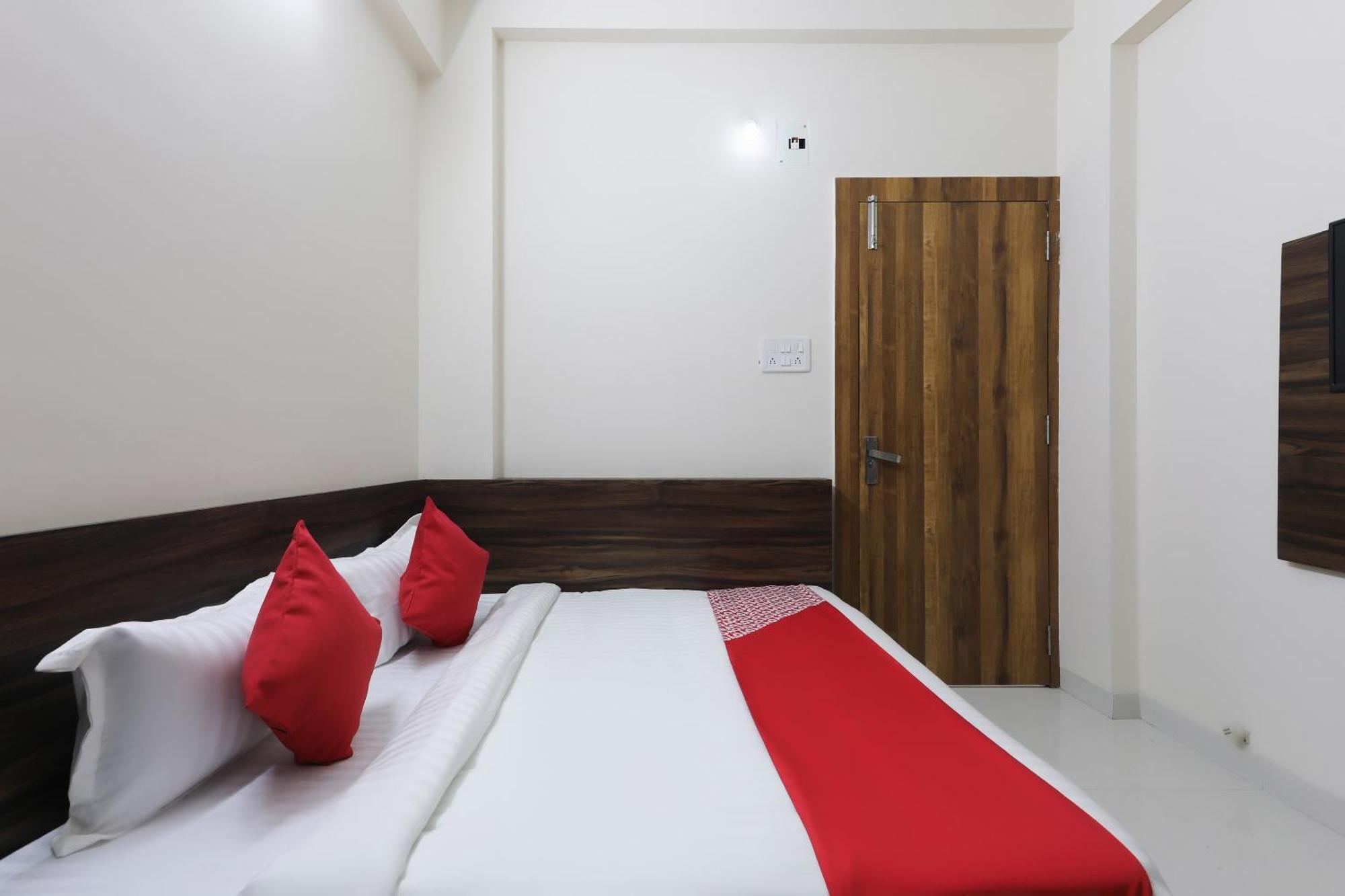 Hotel O La Flora Індаур Екстер'єр фото